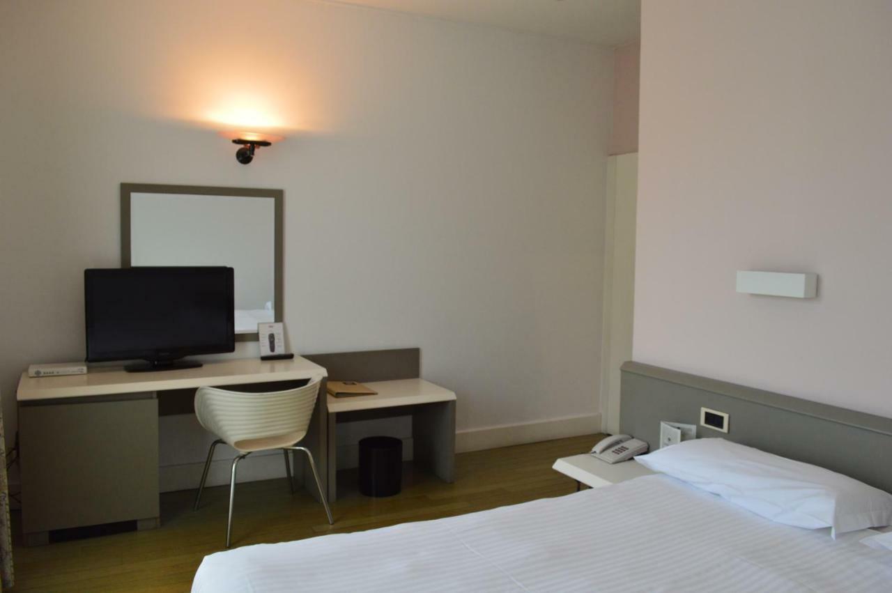 City Hotel Varese Exterior photo